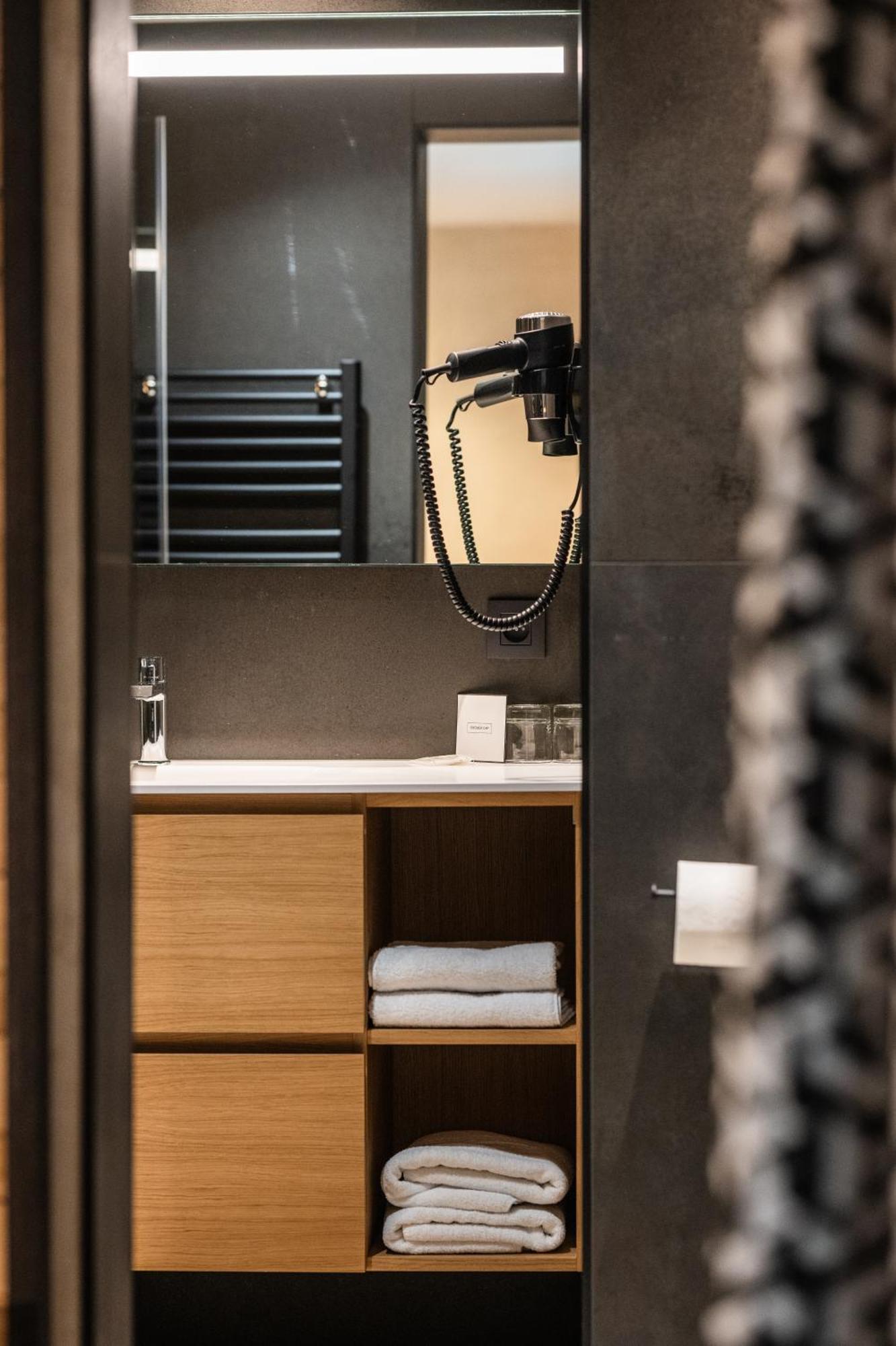 Hostellerie La Claire Fontaine, Logis Hotels & Spa La-Roche-en-Ardenne Luaran gambar